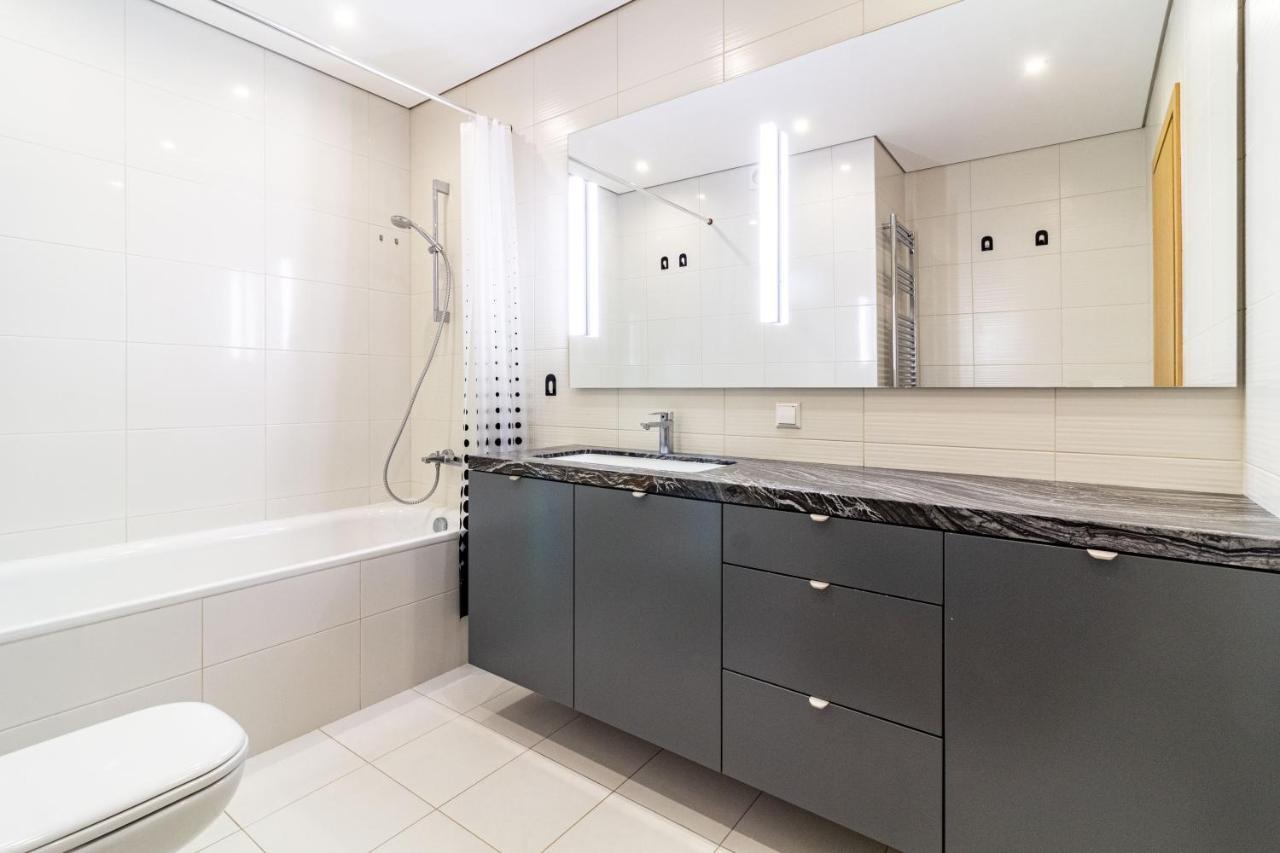 Cohost I Sunny Center Apt, Covered Parking, Balcony & Self Check-In Kaunas Exterior photo